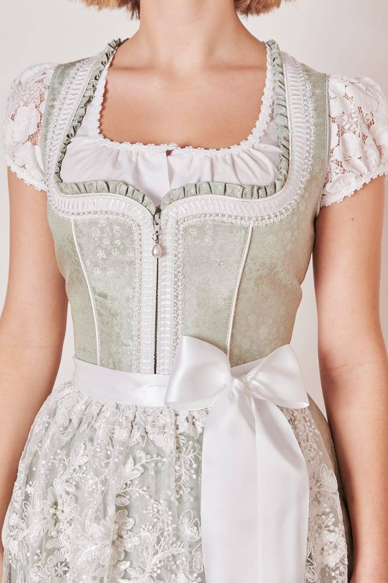 Krüger Madl Dirndl Zephyra (60cm) Meist gekauft