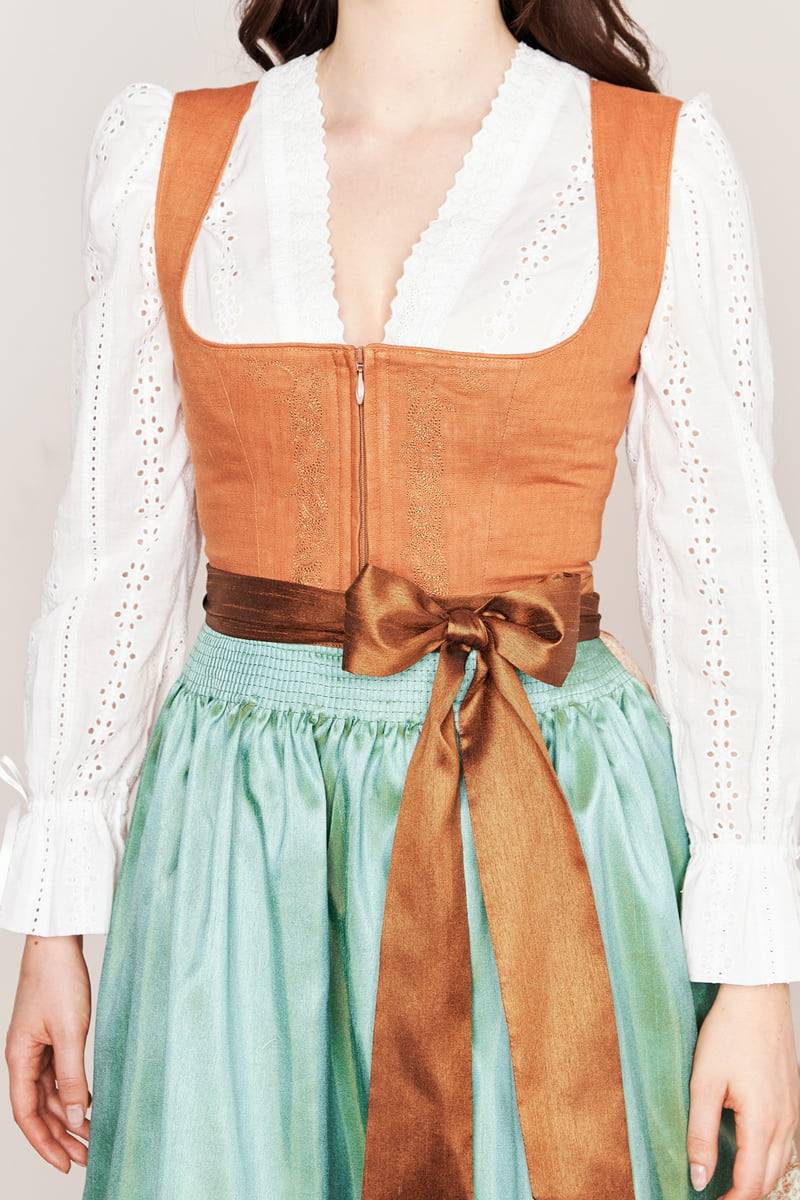 Krüger Madl Dirndl Flaminia (60cm) Nur noch ein Tag übrig