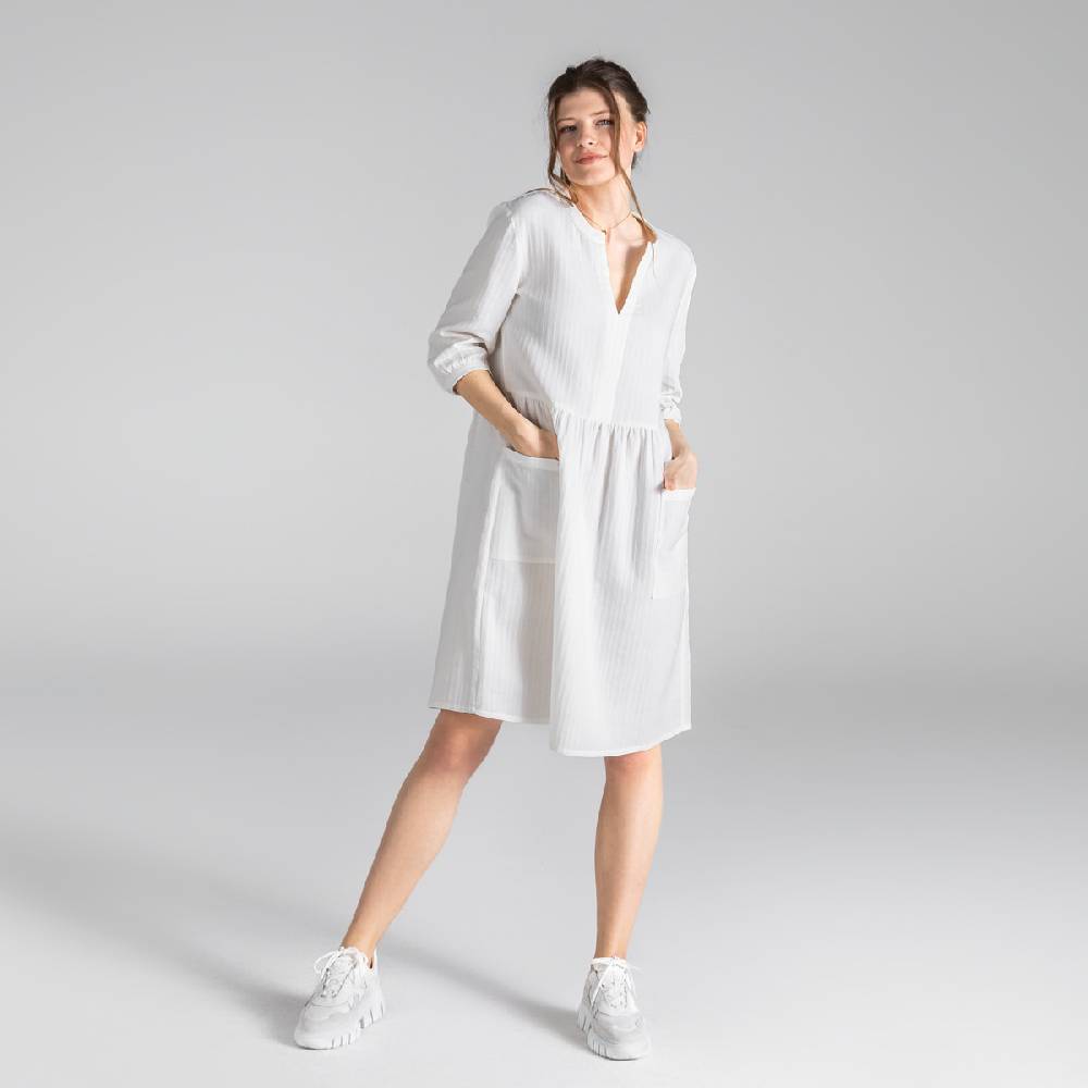 LIVING CRAFTS BLOSWEN - Seersucker Kleid - White Exklusivangebot