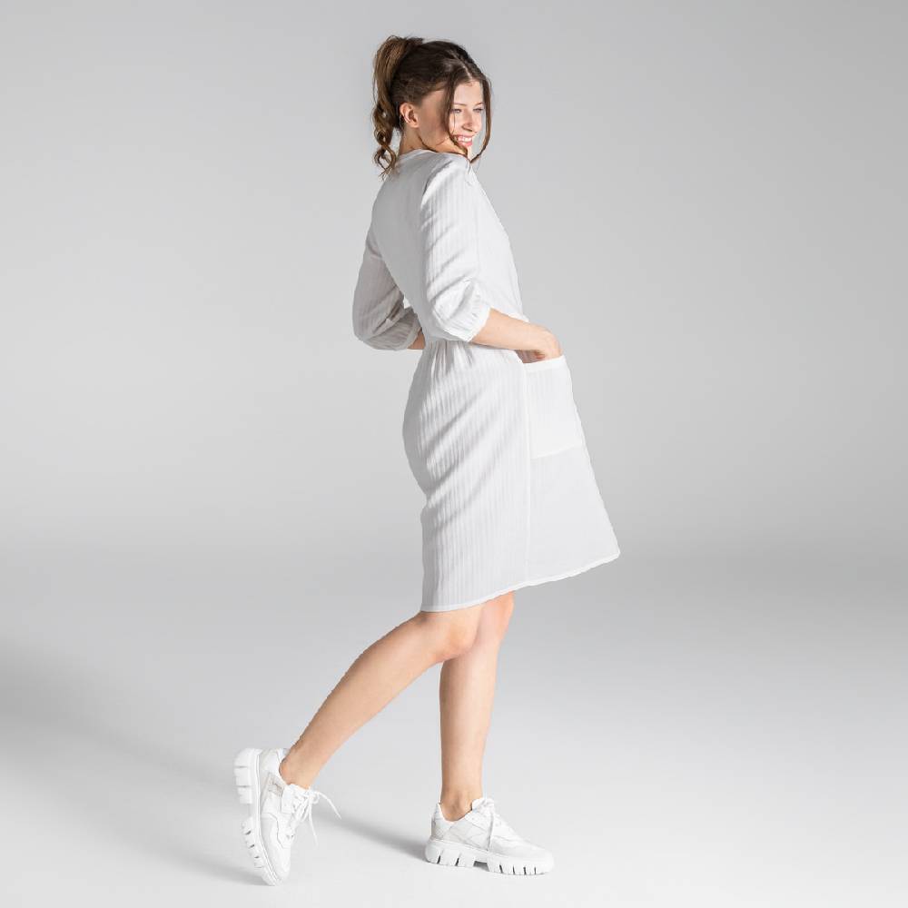 LIVING CRAFTS BLOSWEN - Seersucker Kleid - White Exklusivangebot