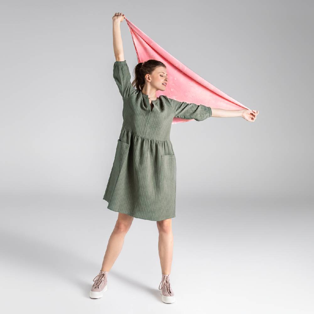 LIVING CRAFTS BLOSWEN - Seersucker Kleid - Khaki Preisnachlass
