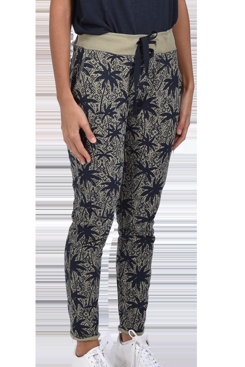 JUVIA Slim Fit Sweatpants "Smilla" von Juvia Zeitbegrenzte Promotion