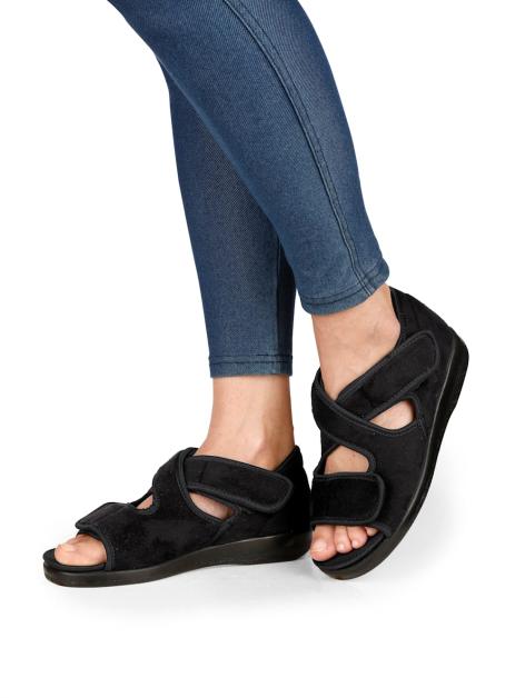Naturläufer Klettsandalette mit verstellbaren Klettverschlüssen Artikelnummer: 1736319.00009 Rabatte dieses Monats