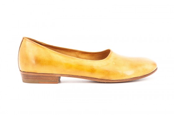Riccardo Cartillone La bottega di Lisa 001/C ocra im Angebot