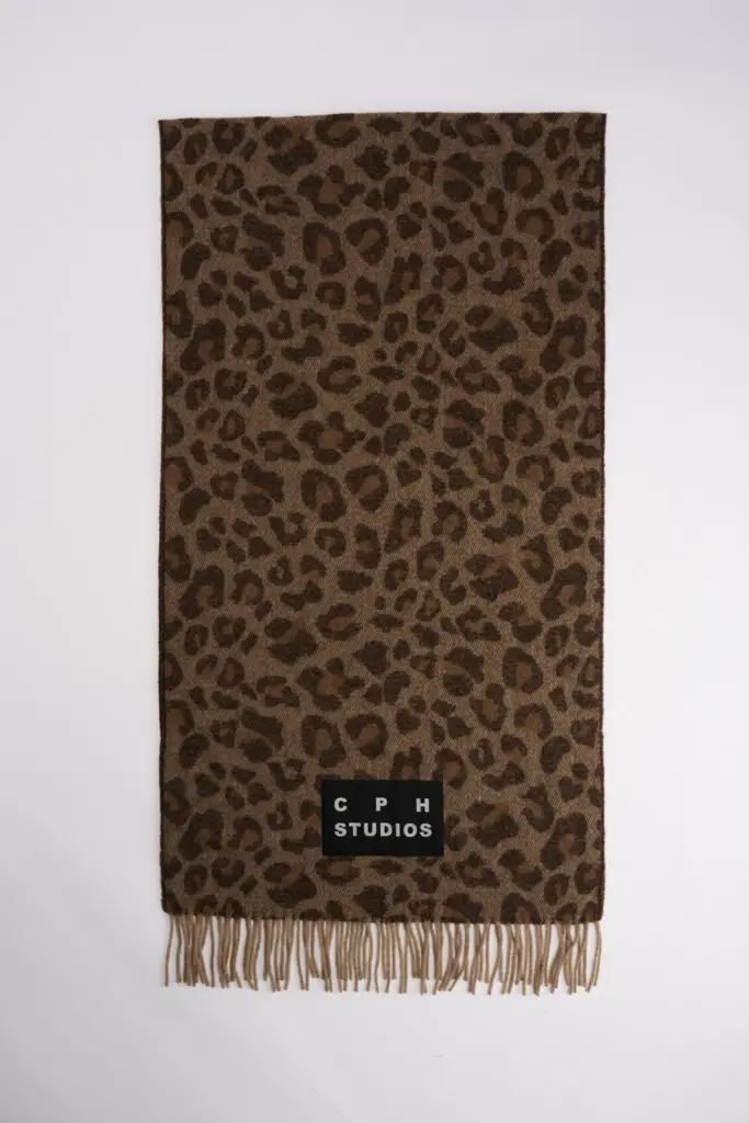 Studio Copenhagen CPH SHAWL 12 wool mix leo Rabatte dieses Monats