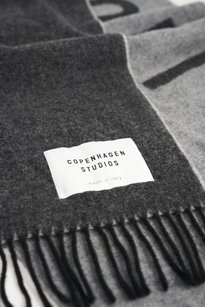 Studio Copenhagen CPH SHAWL 1 wool mix black Super Sparpreis